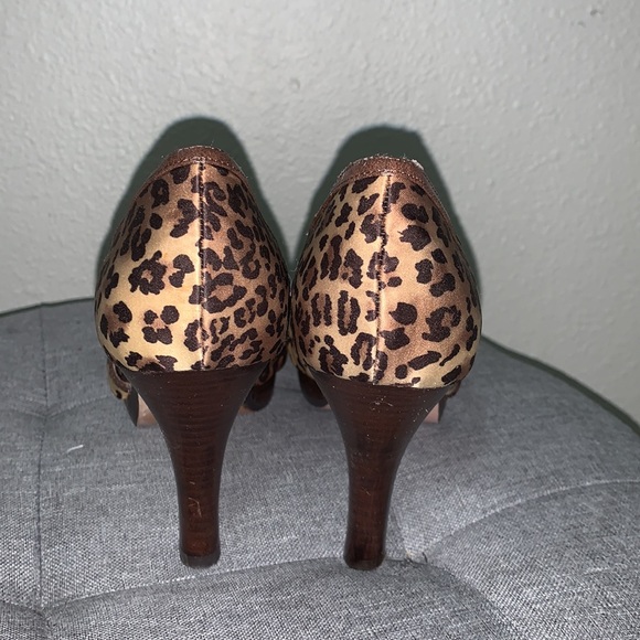 Steve Madden Maggie leopard print peep toe platform heels Sz 7.5 ankle tie - Picture 12 of 17